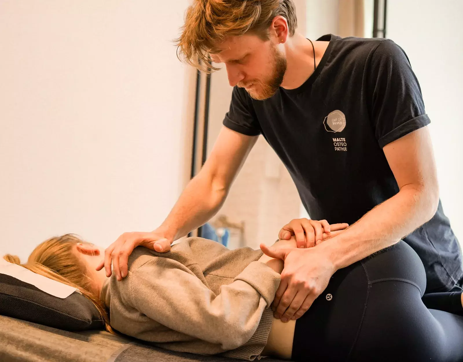 Chiropraktische Behandlung in der Praxis