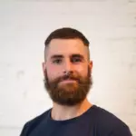 Porträt von Gabriel Gawrysiak, Physiotherapeut bei Out of Seven