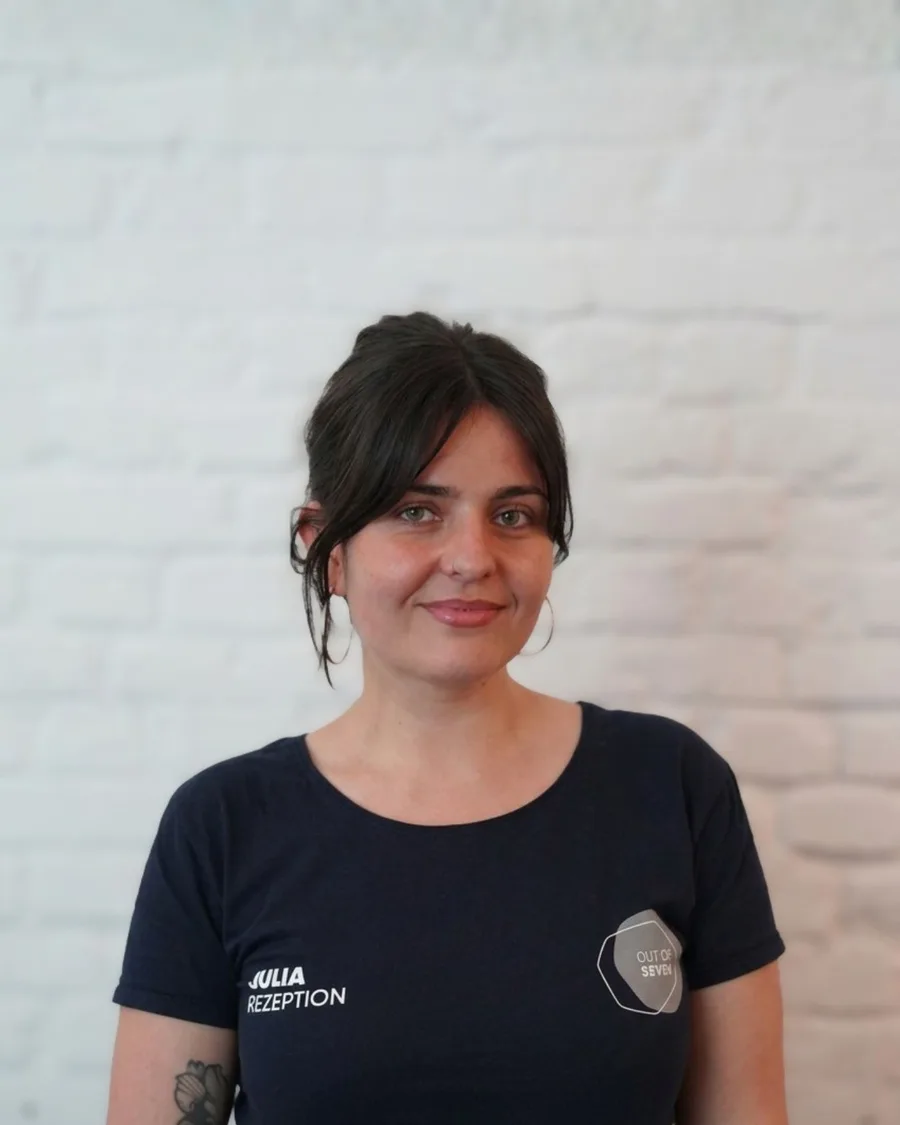 Porträt von Julia, Office bei Out of Seven
