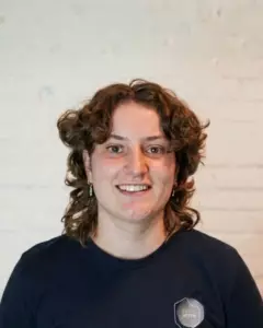 Porträt von Kira Beleke, Therapeutische Leitung, Physiotherapeutin & Manualtherapeutin i.A. bei Out of Seven