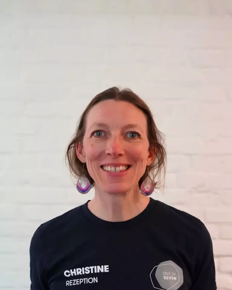 Porträt von Christine, Office bei Out of Seven