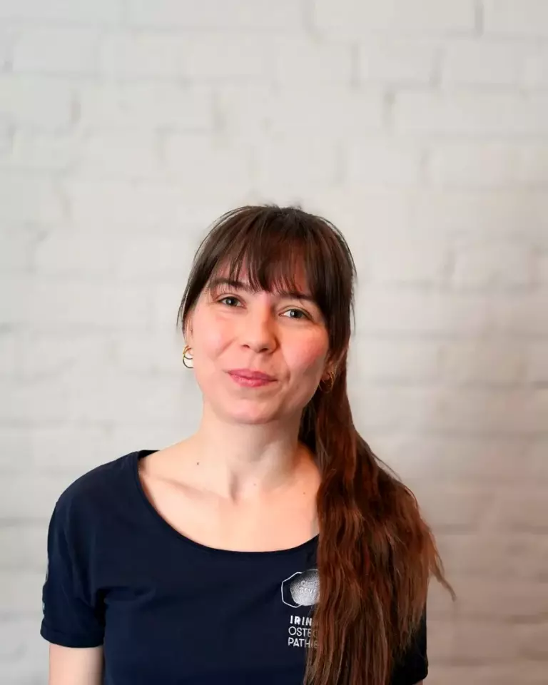 Porträt von Dorothea Weber, Physiotherapeutin & Yogalehrerin bei Out of Seven