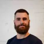 Porträt von Gabriel Gawrysiak, Physiotherapeut bei Out of Seven